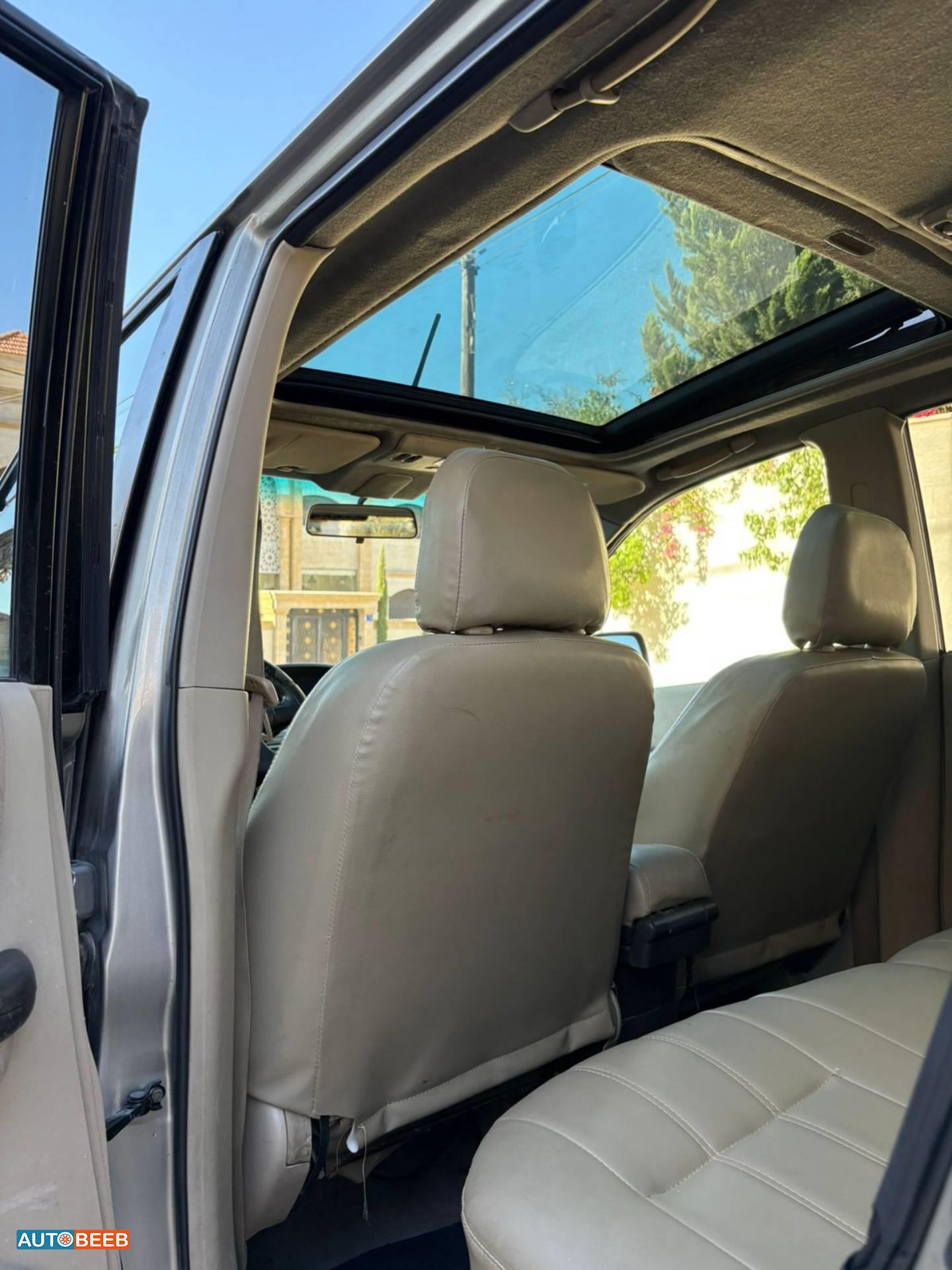 نيسان X-تريل 2004