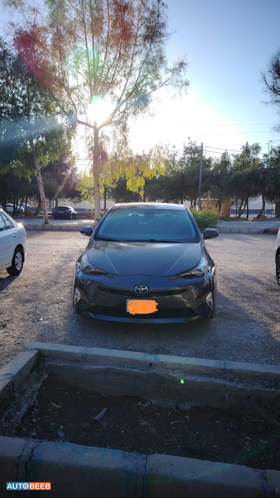 تويوتا بريوس 2018