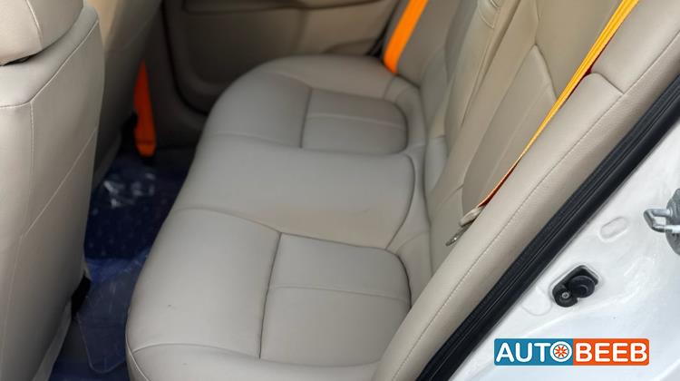 نيسان صني 2012