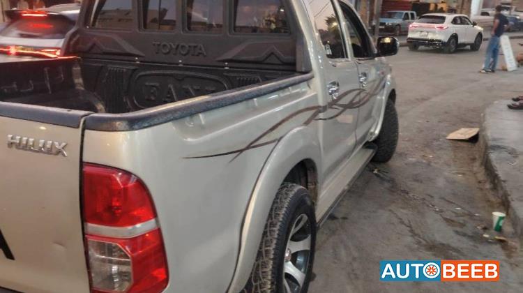 تويوتا هيلوكس 2015