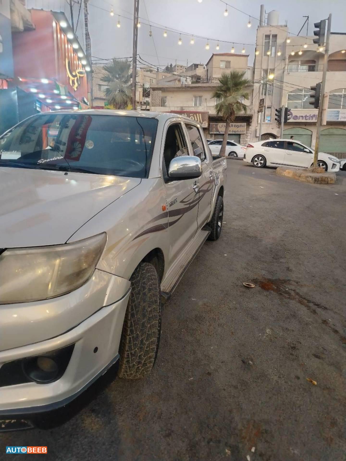 تويوتا هيلوكس 2015