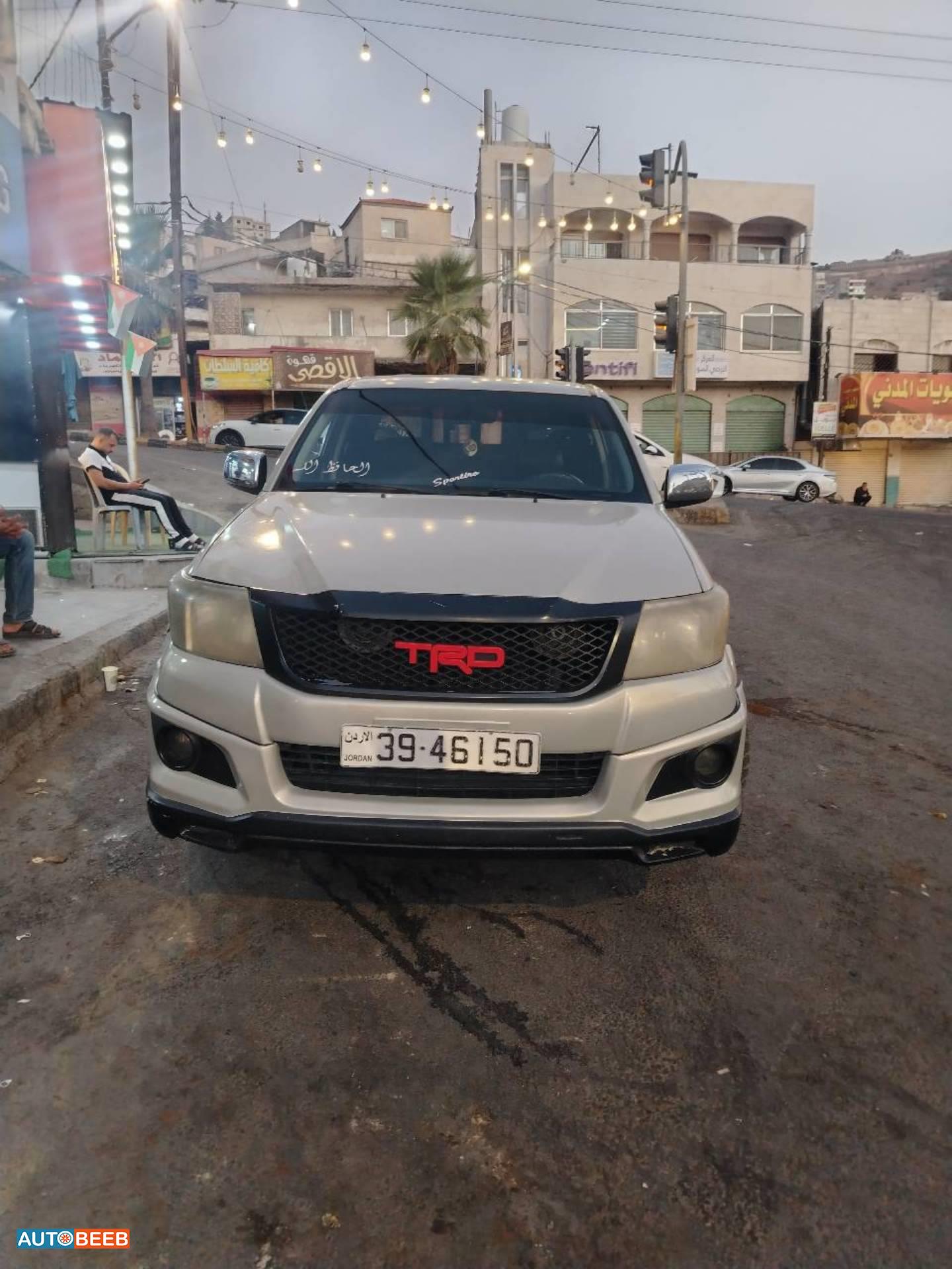 تويوتا هيلوكس 2015