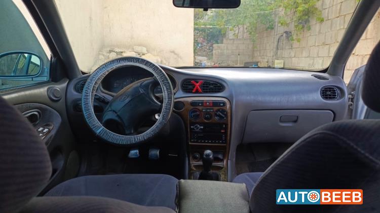 هيونداي افانتي 1999