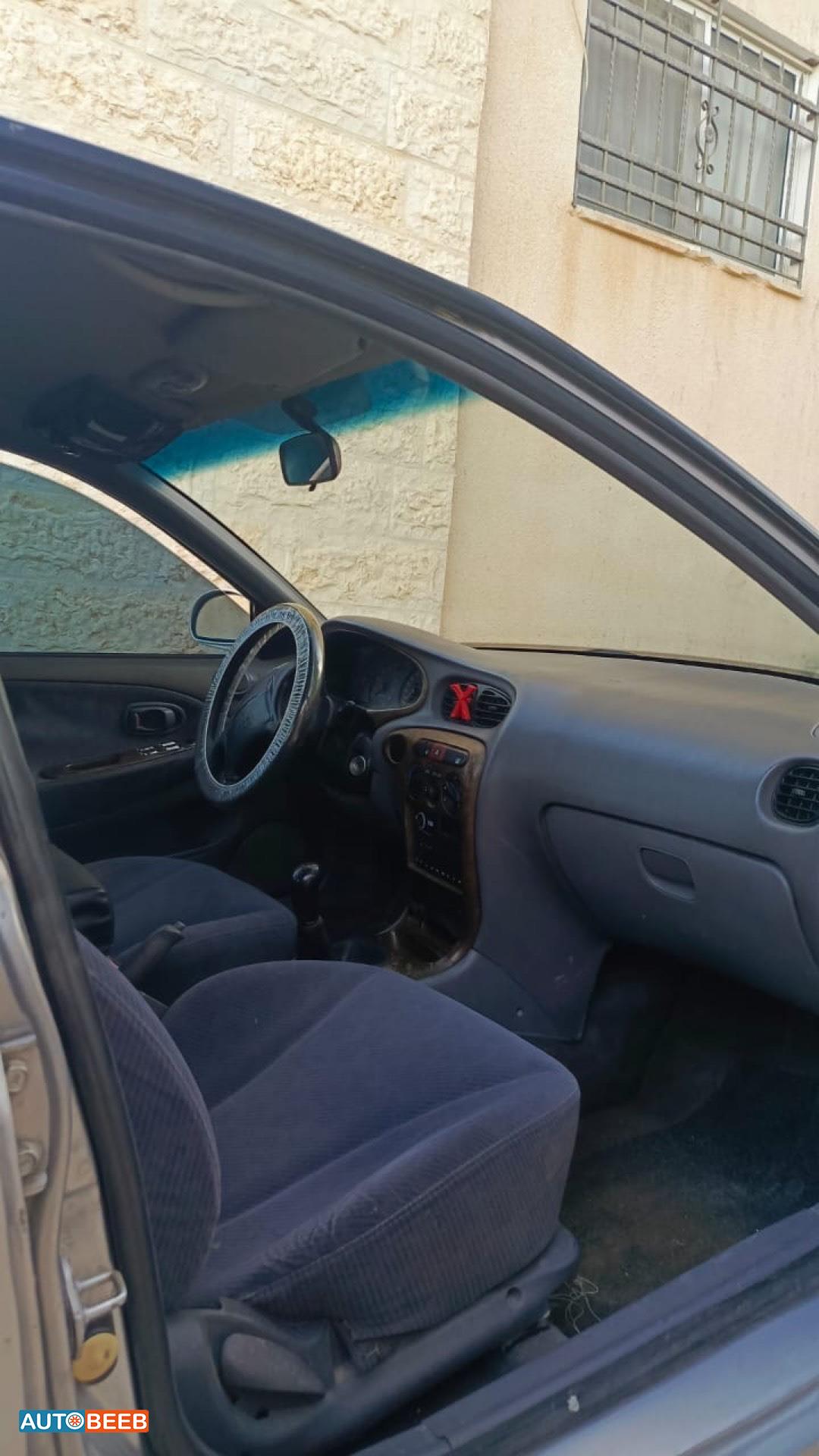 هيونداي افانتي 1999