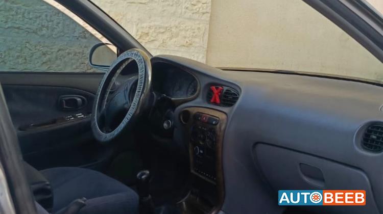 هيونداي افانتي 1999