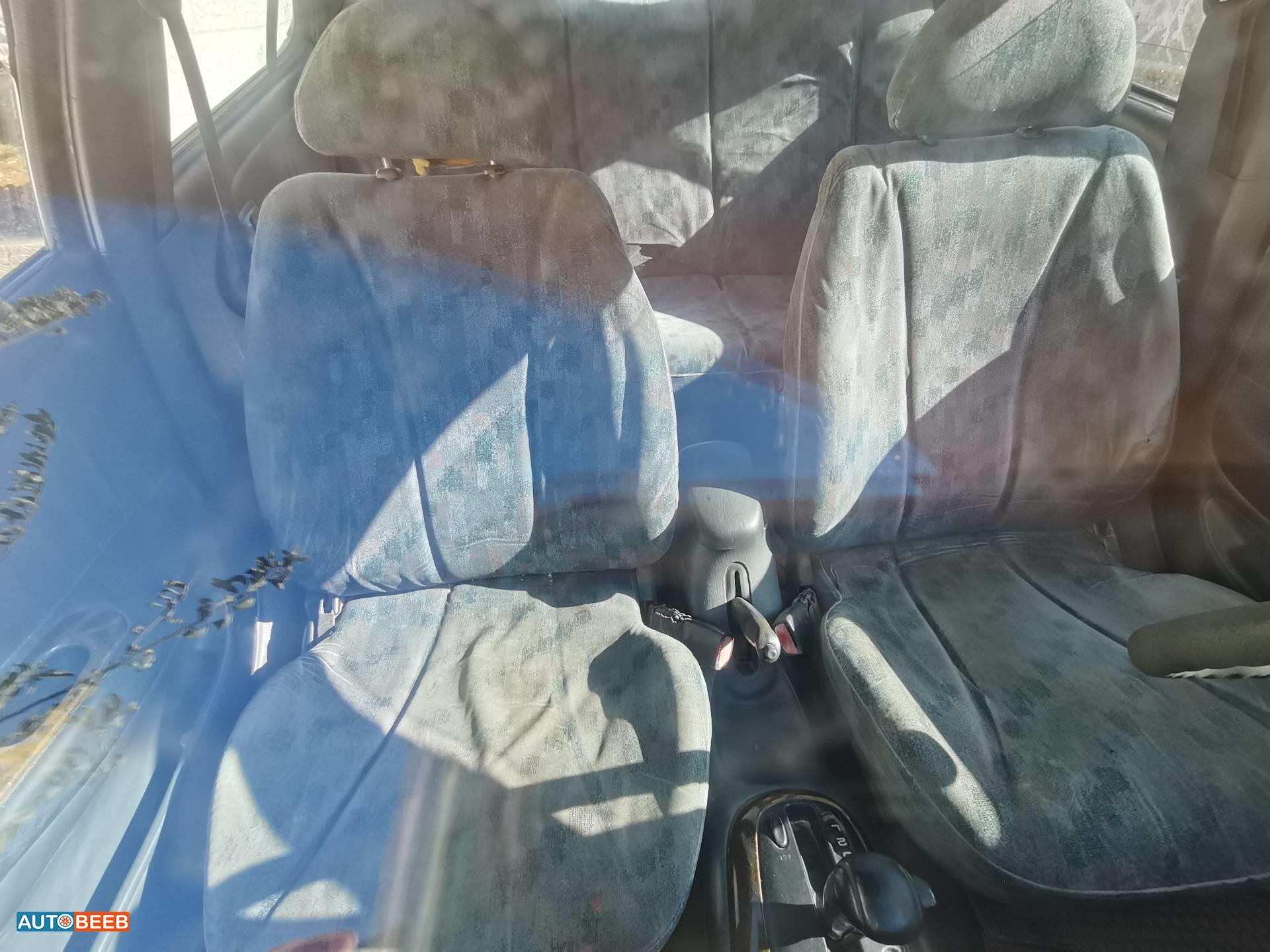 هيونداي افانتي 1997