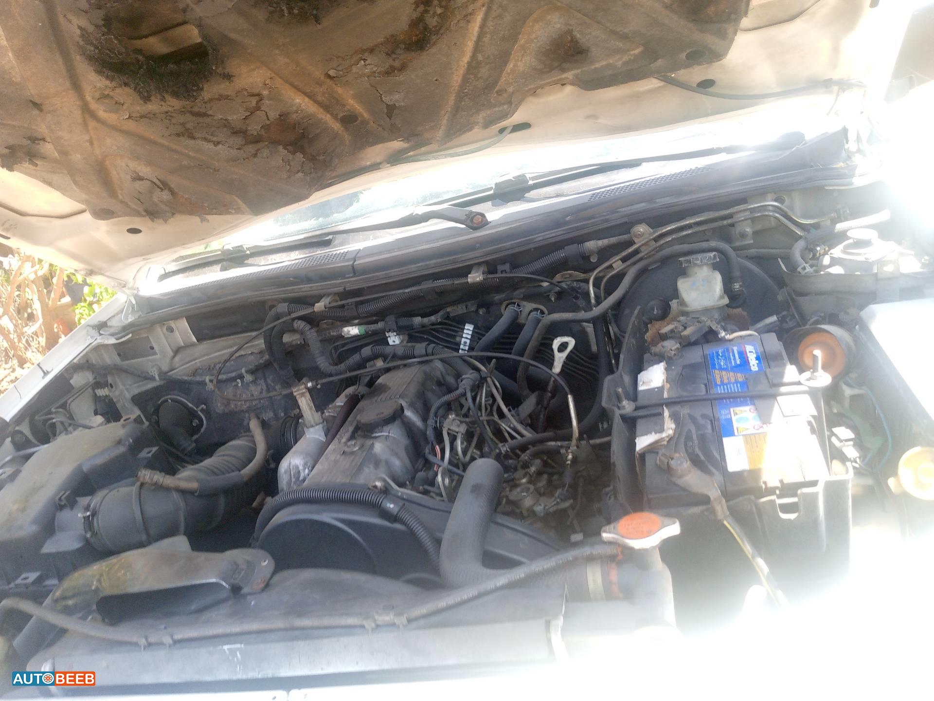 ميتسوبيشي L200 2009