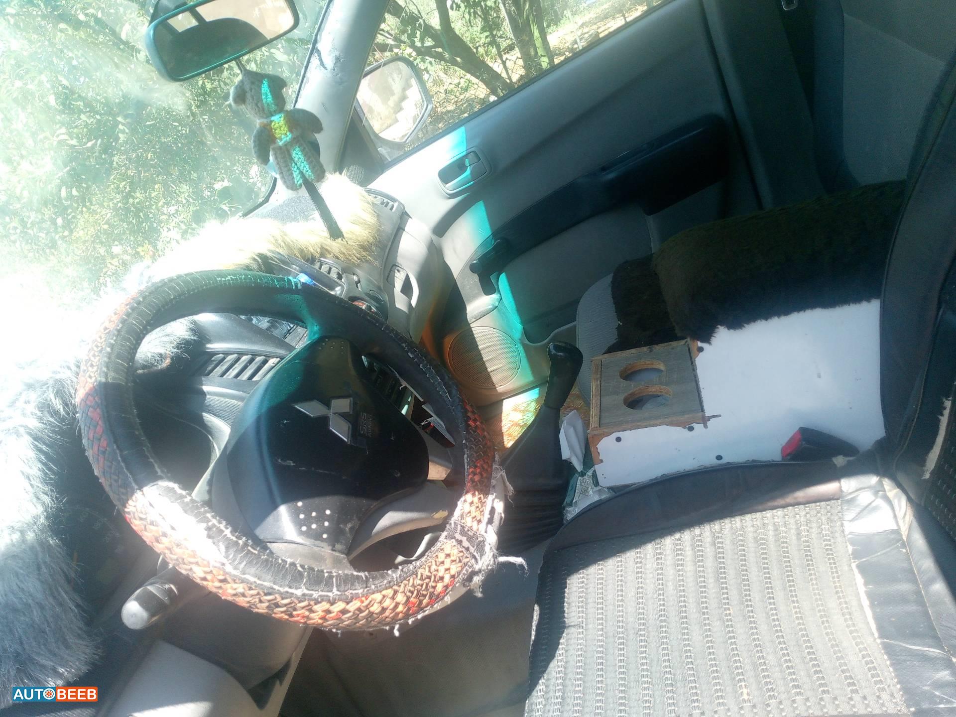 ميتسوبيشي L200 2009