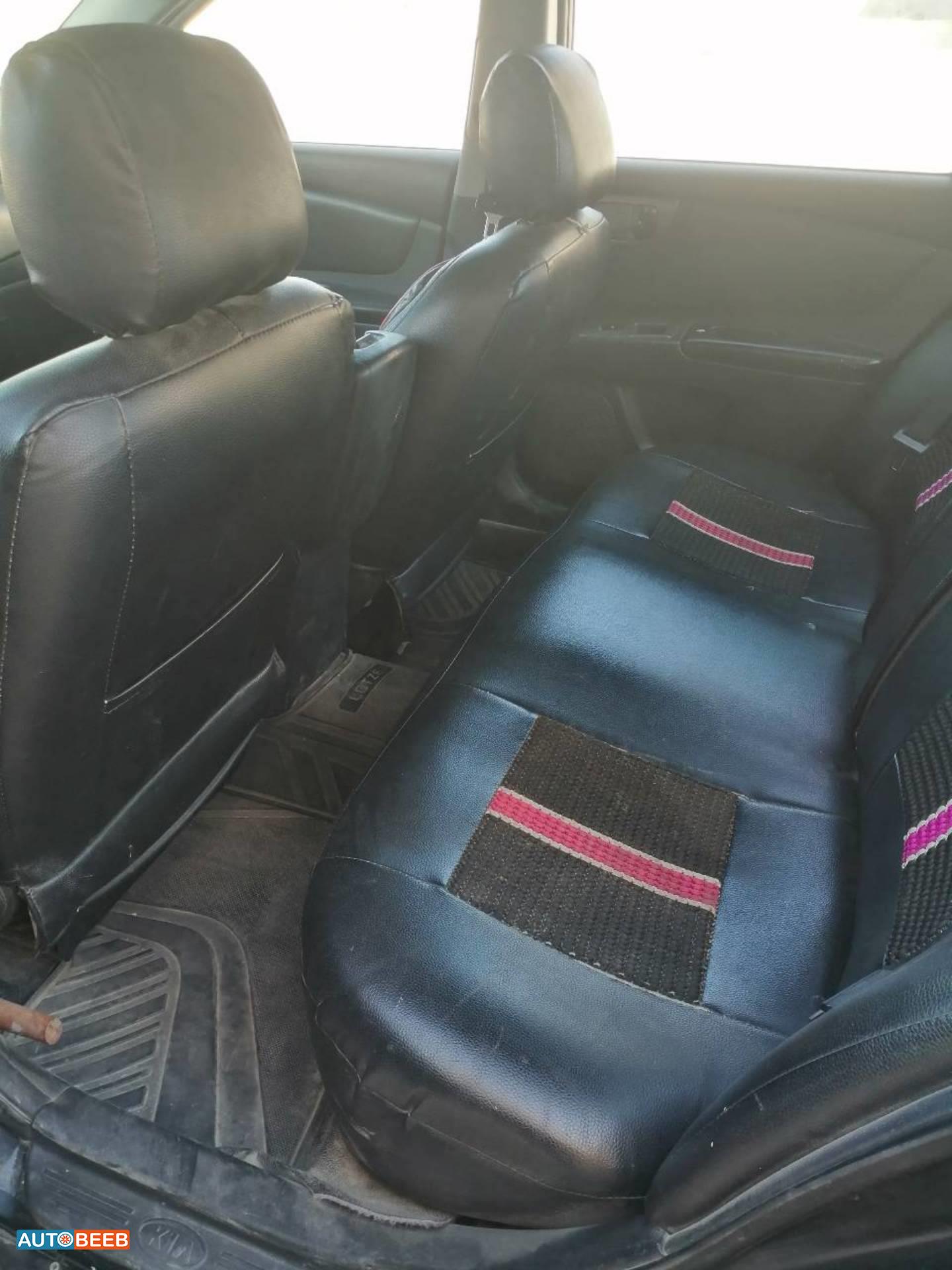 كيا لوتزي 2009