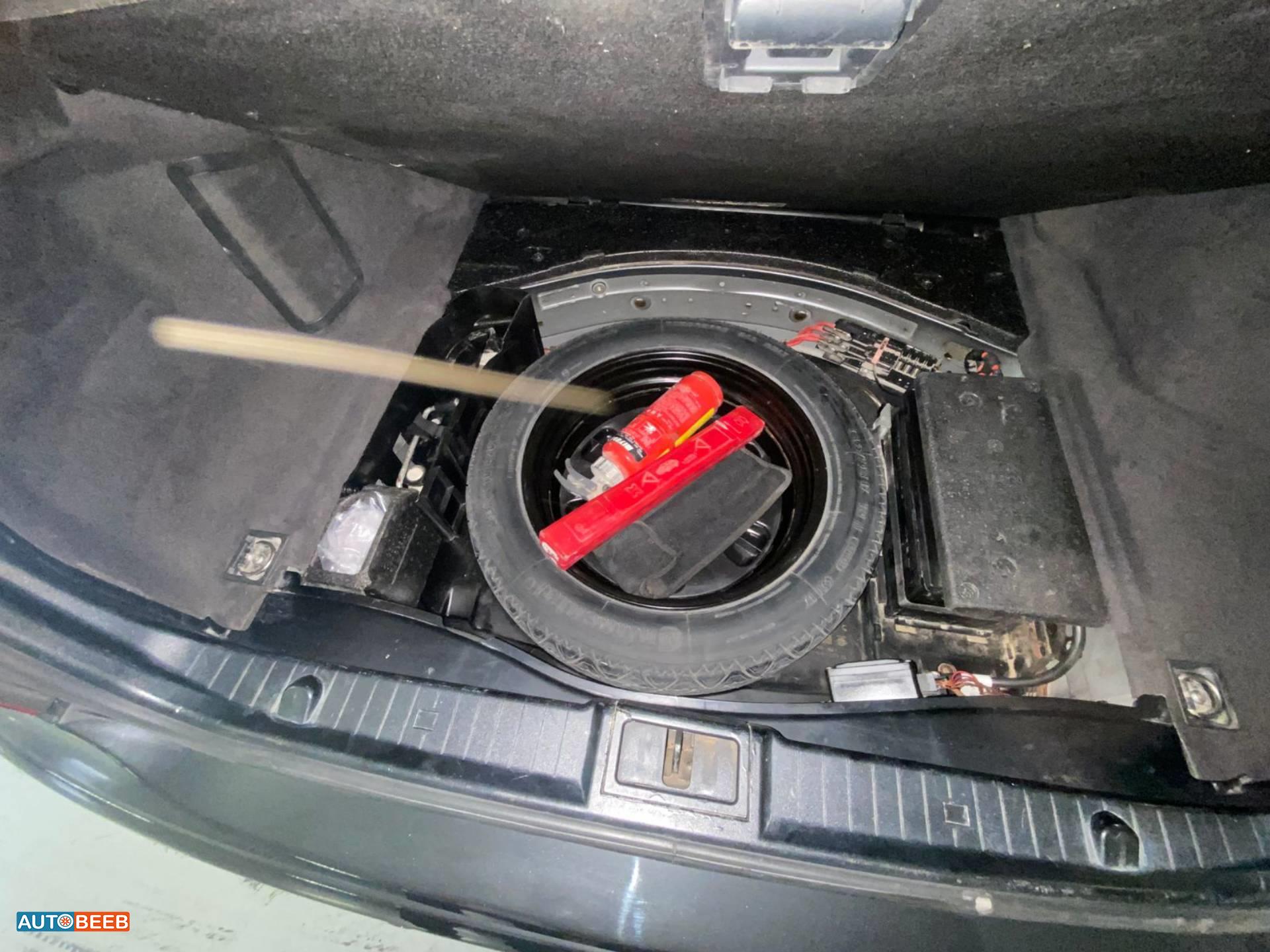 مرسيدس بنز E200 2004