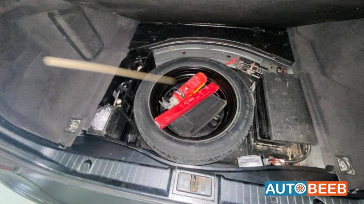 مرسيدس بنز E200 2004