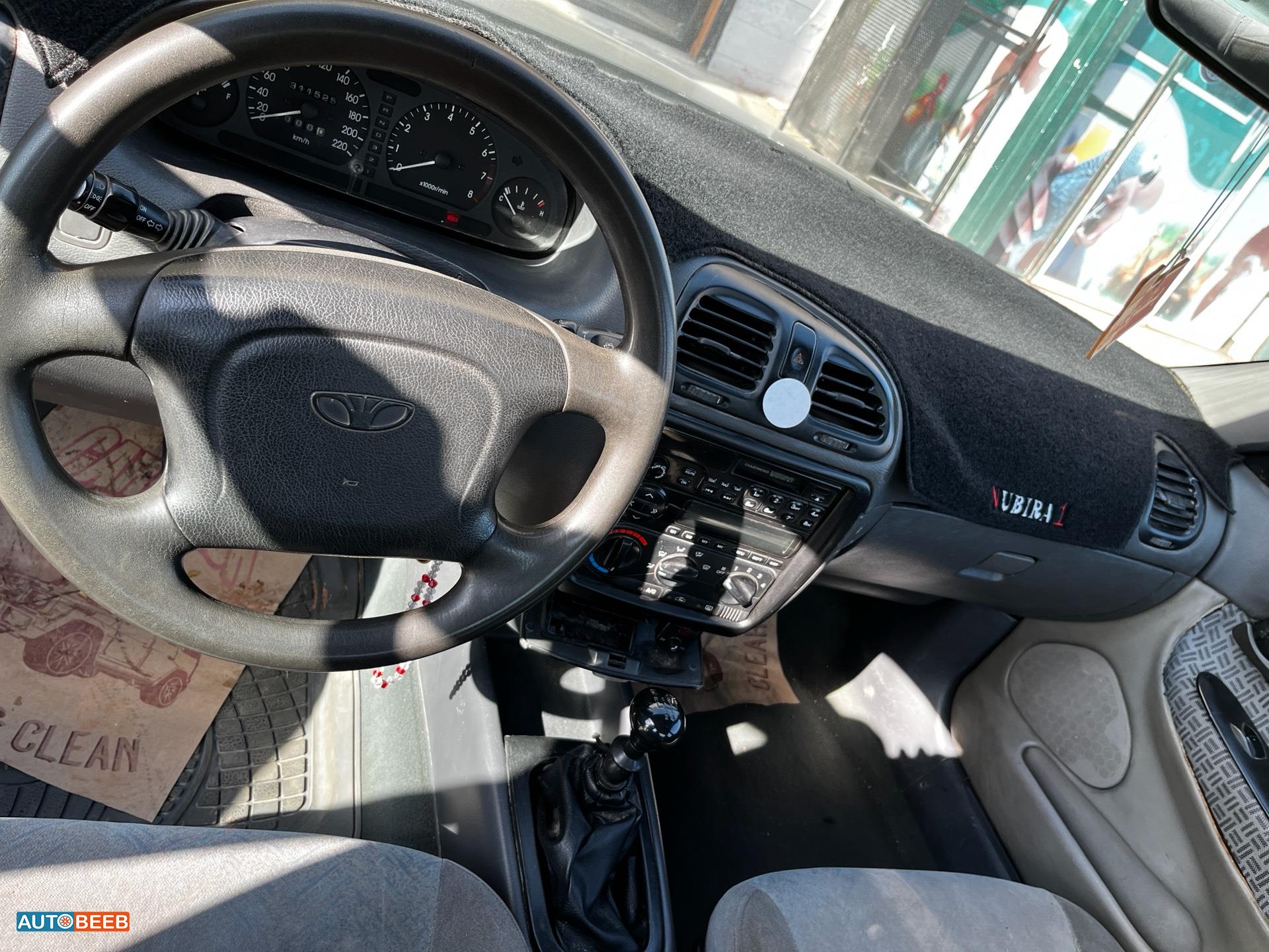 Daewoo Nubira 1998