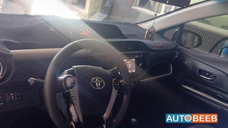 Toyota Prius C 2017