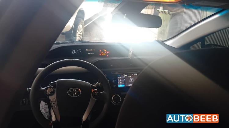 Toyota Prius C 2017