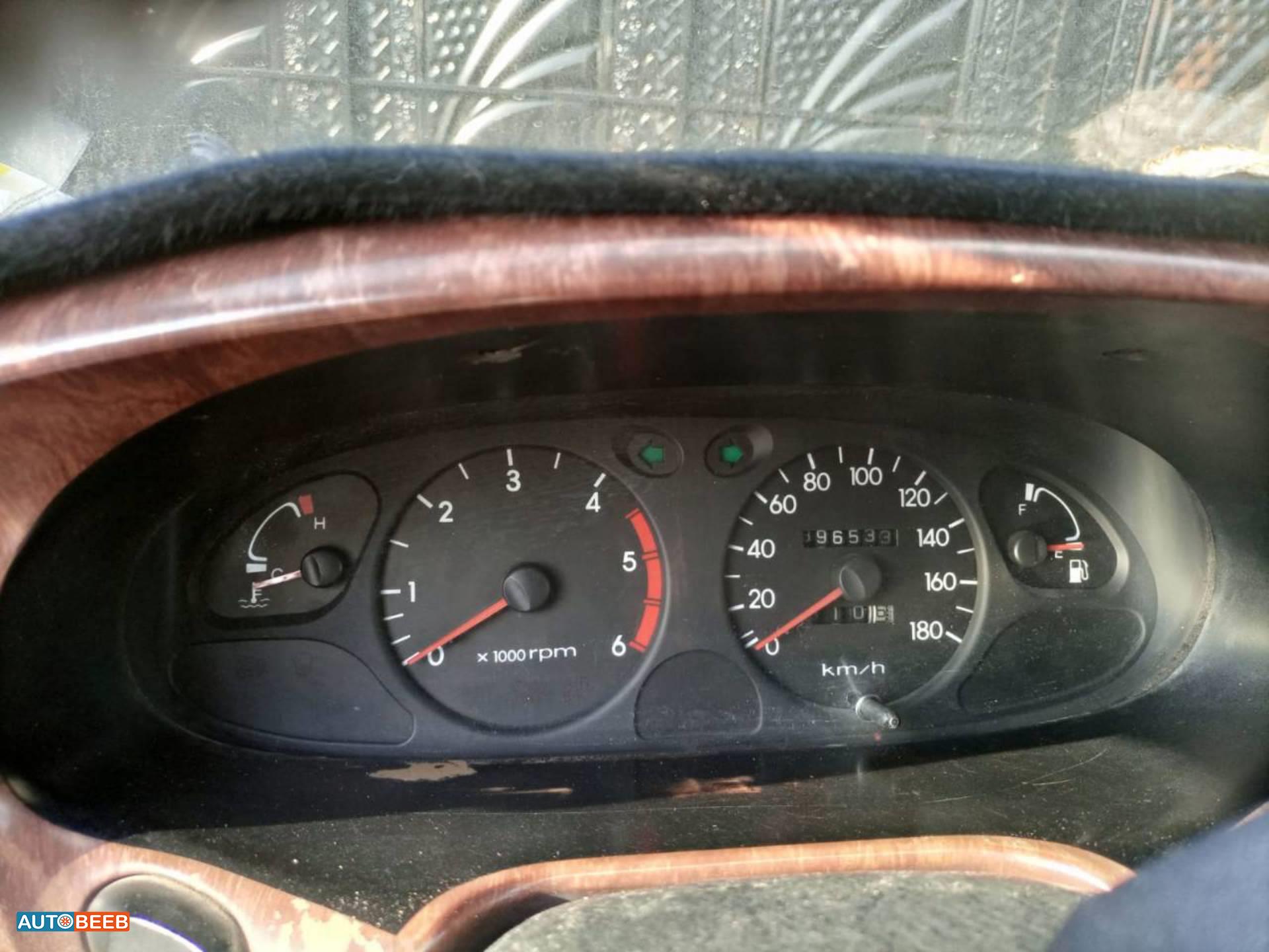 ميني باص هيونداي 2003