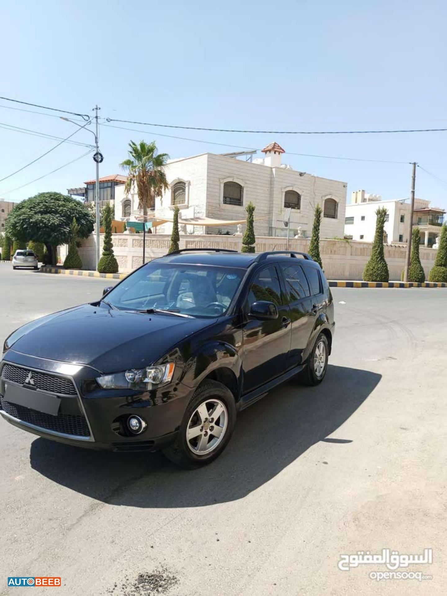 ميتسوبيشي اوتلاندر 2012