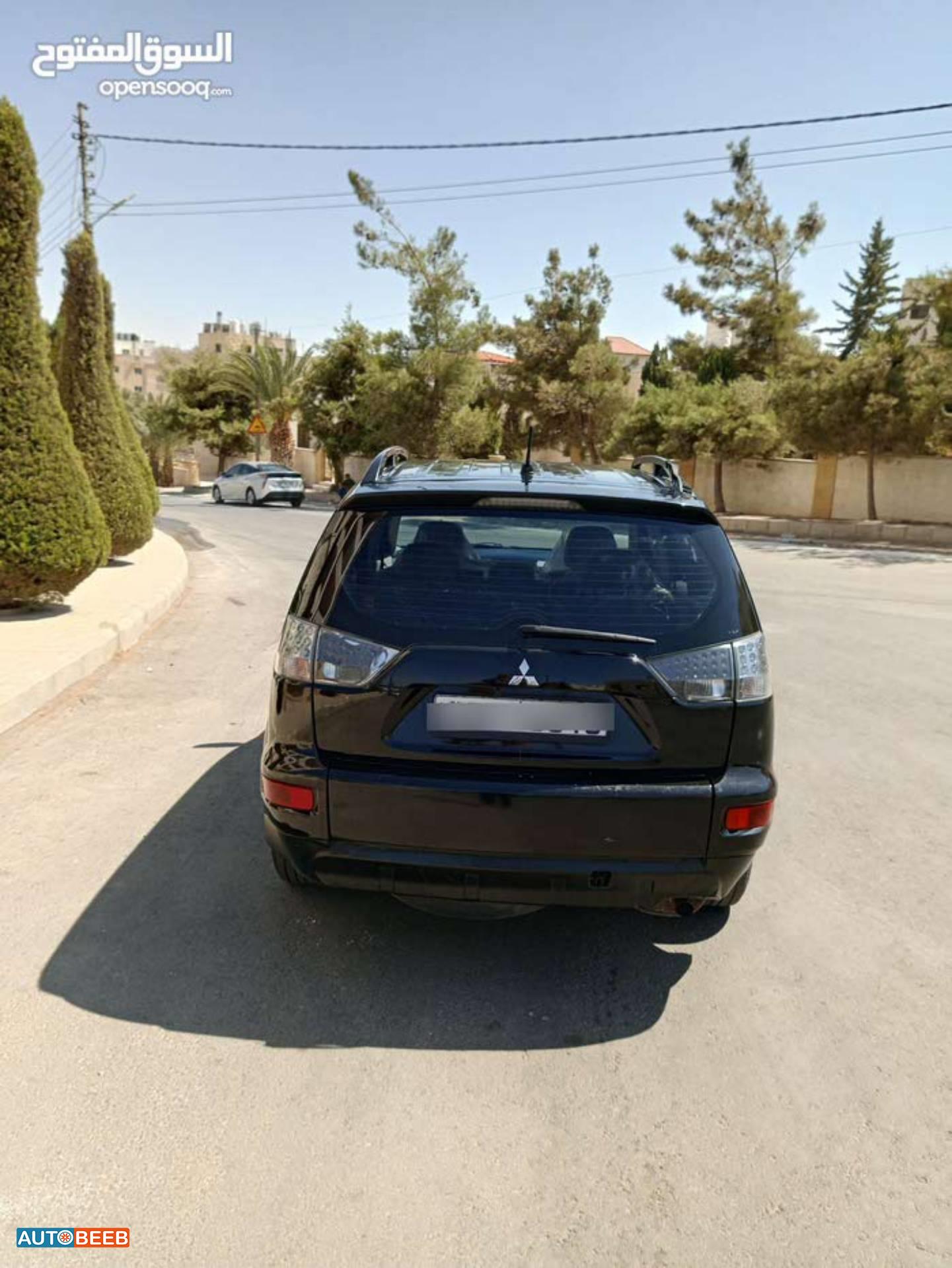 ميتسوبيشي اوتلاندر 2012