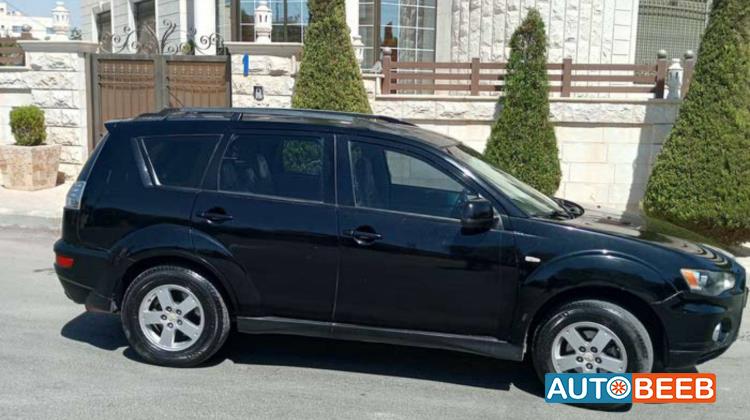 ميتسوبيشي اوتلاندر 2012