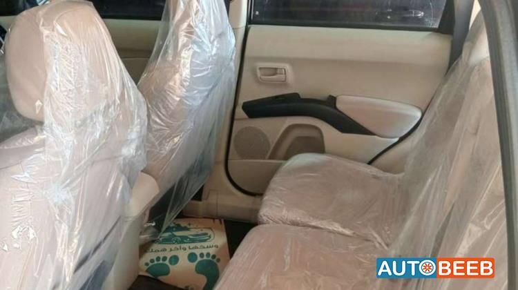 ميتسوبيشي اوتلاندر 2012