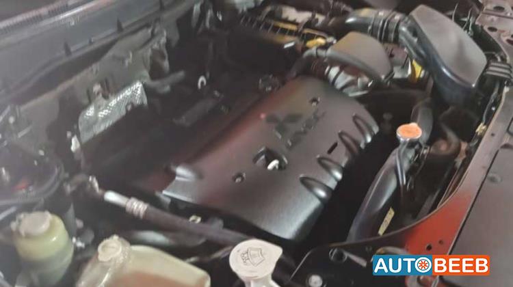 ميتسوبيشي اوتلاندر 2012