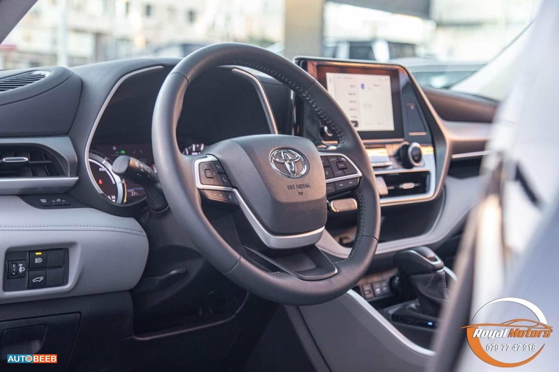 تويوتا هايلاندر 2024