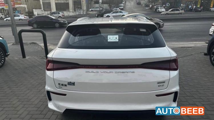 بي واي دي E2 2023