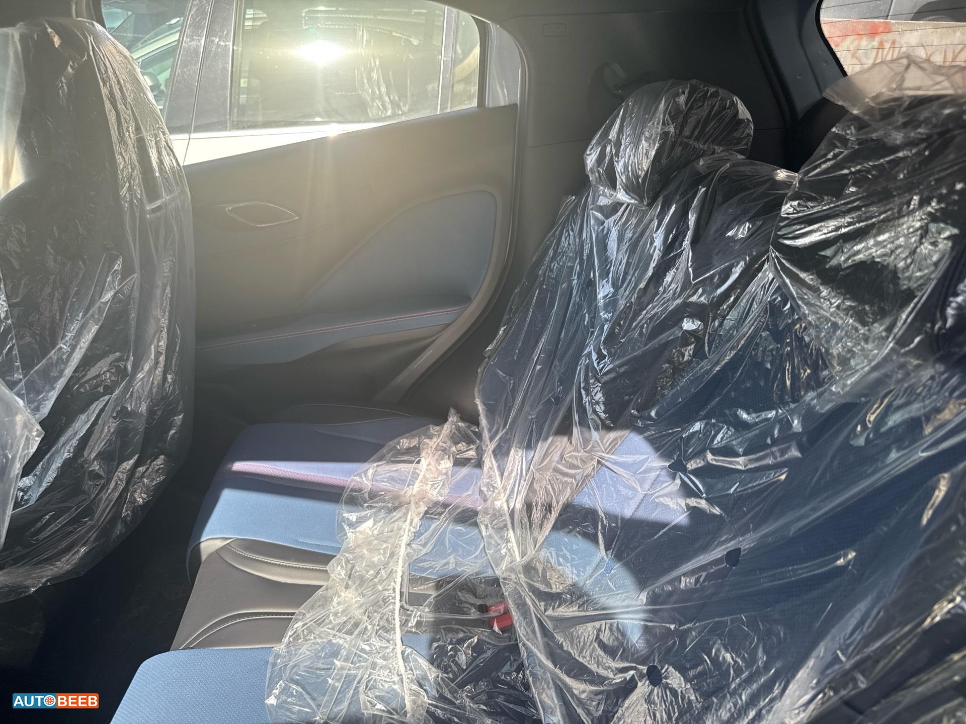 بي واي دي سيجول 2025