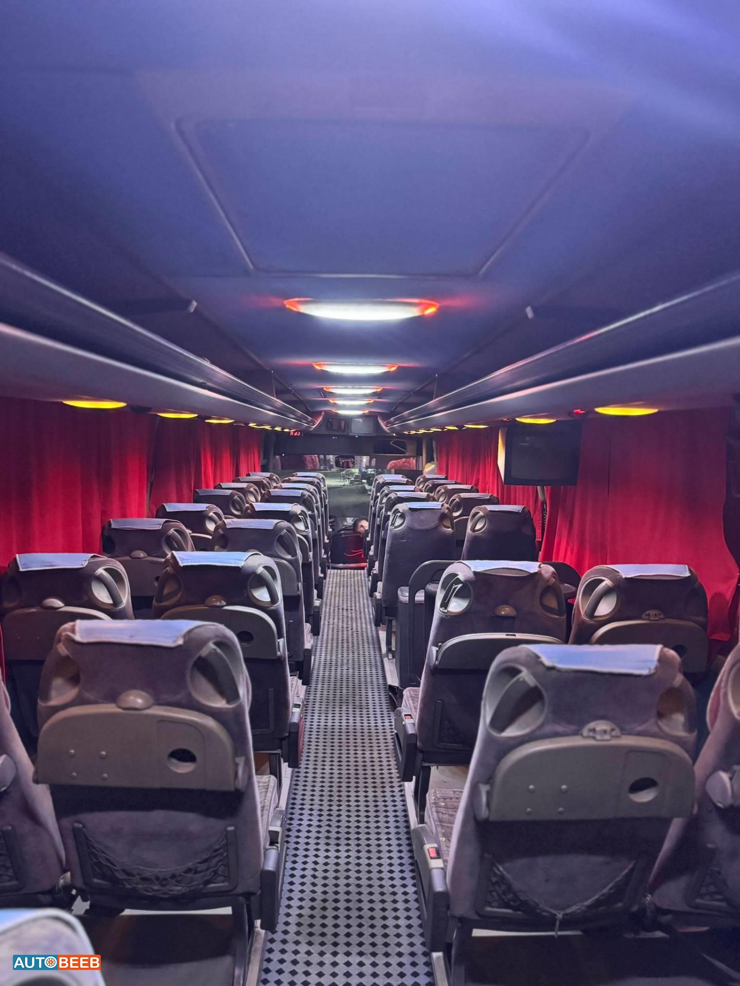 Coaches Mercedes Benz 2002