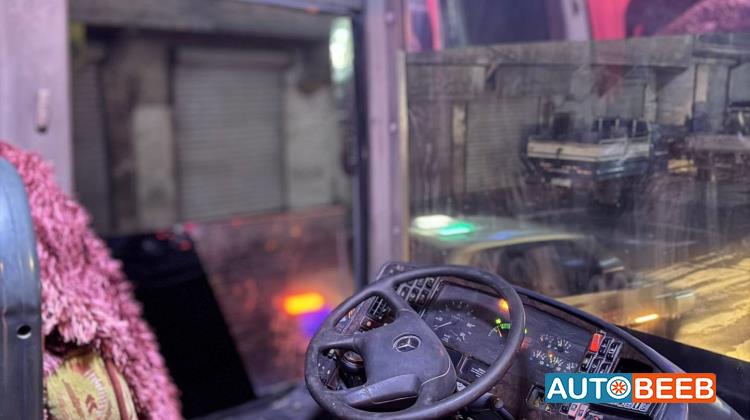 Coaches Mercedes Benz 2002