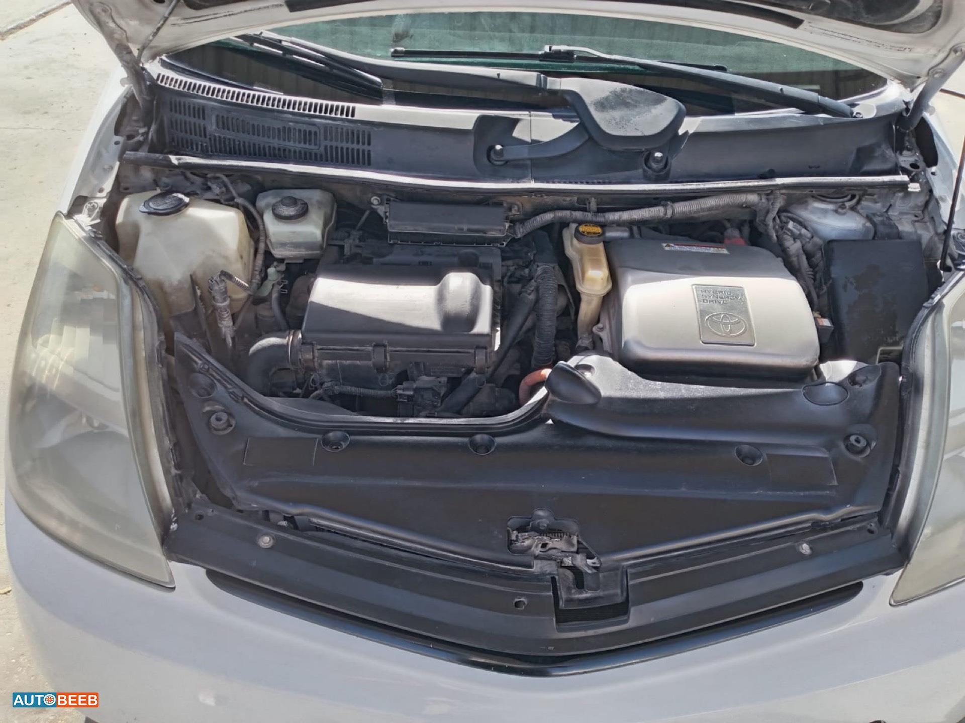 تويوتا بريوس 2005