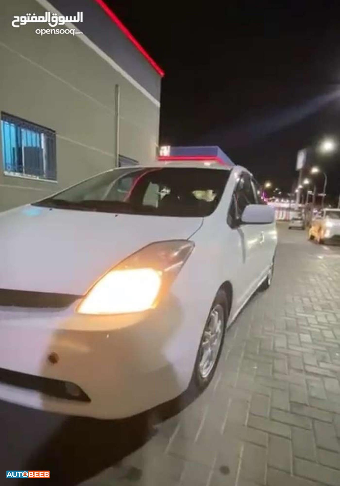 تويوتا بريوس 2005