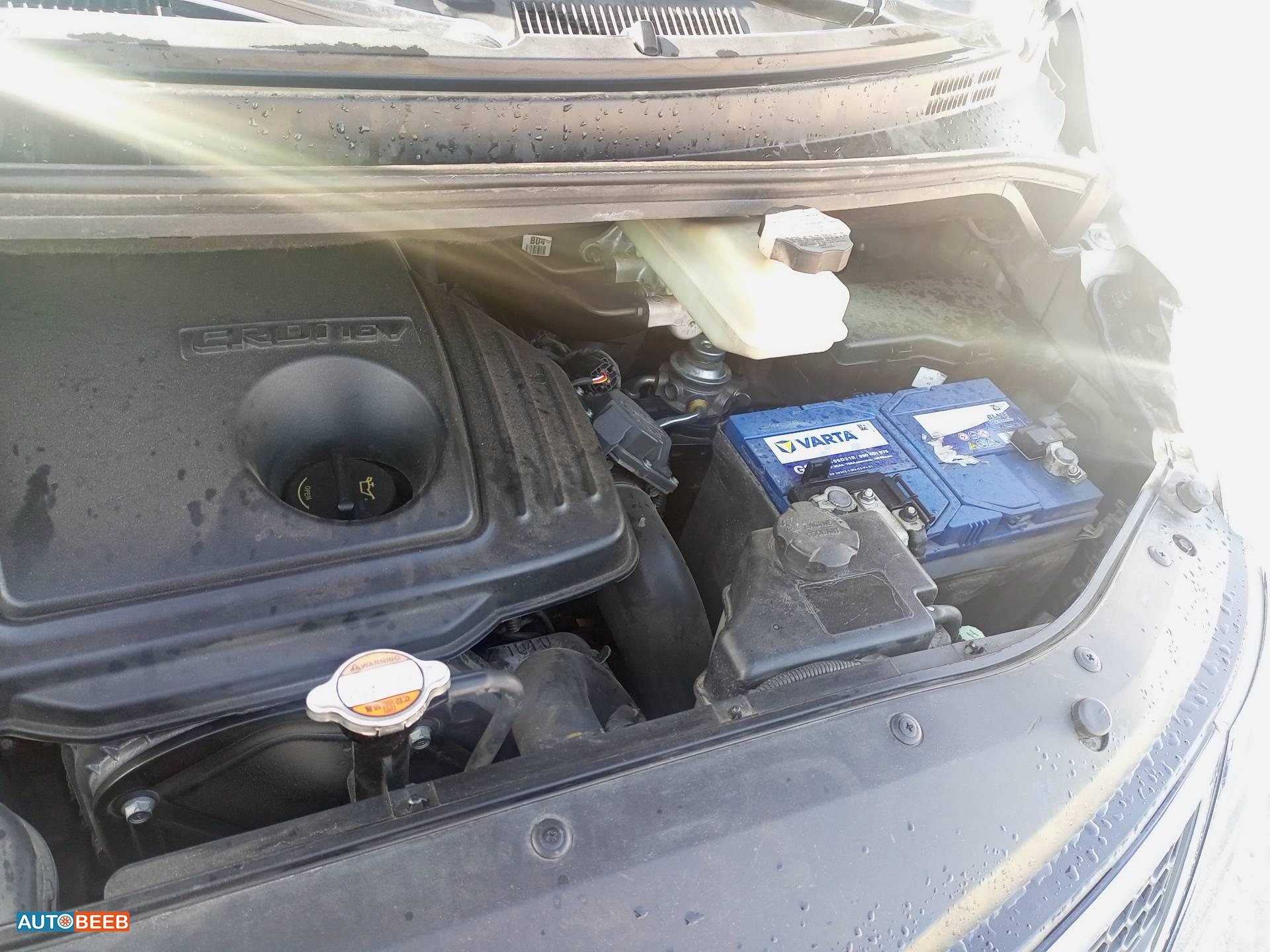 ميني فان هيونداي 2013