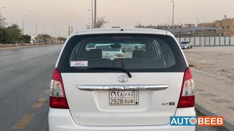 تويوتا انوفا 2013