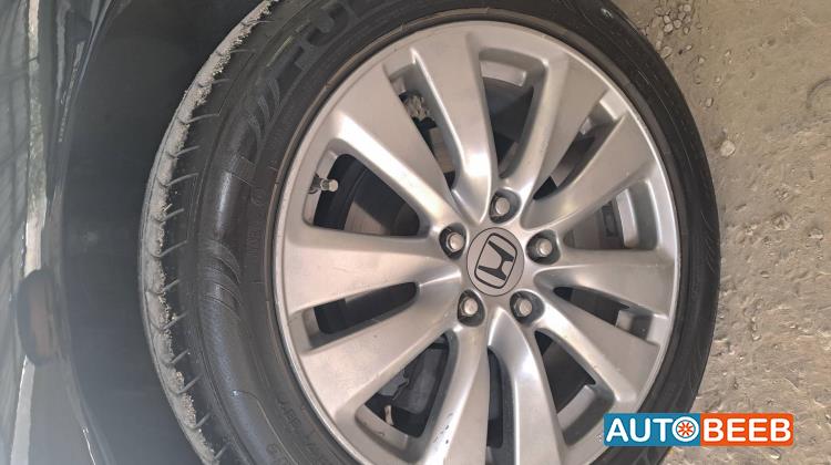 هوندا اكورد 2012