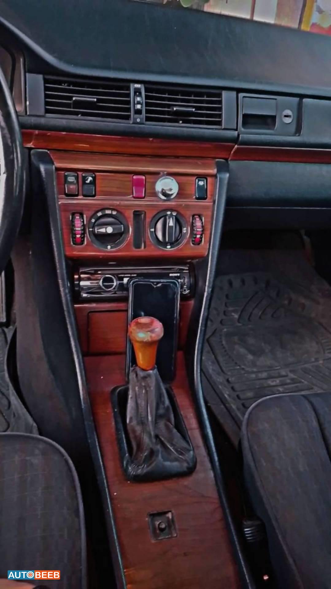 مرسيدس بنز A200 1990