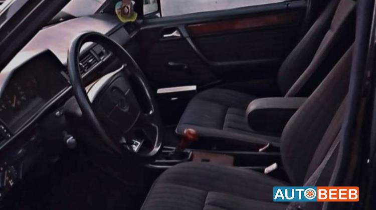 مرسيدس بنز A200 1990