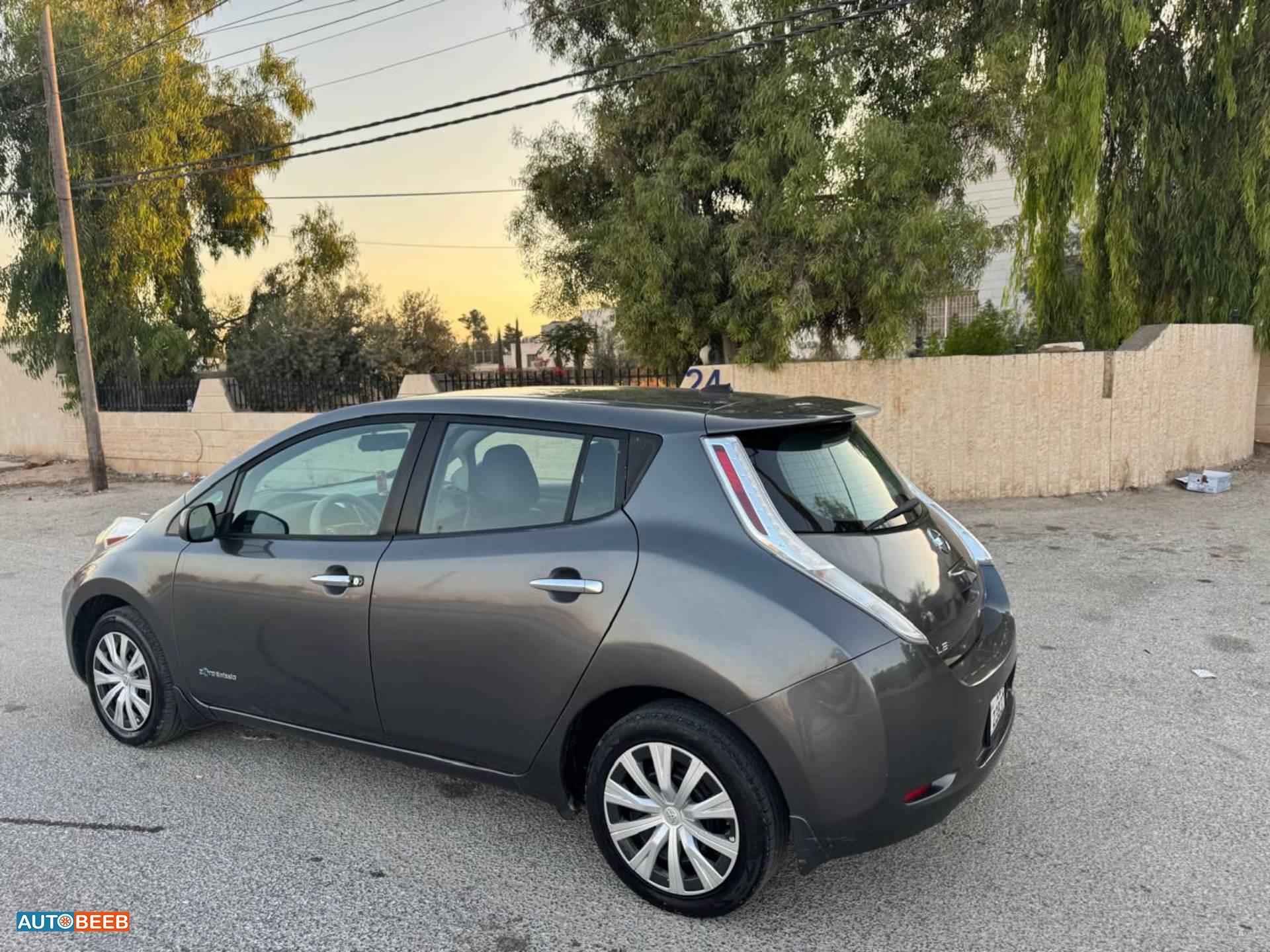 نيسان ليف 2014