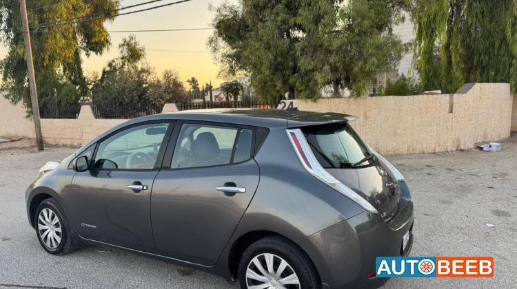 نيسان ليف 2014