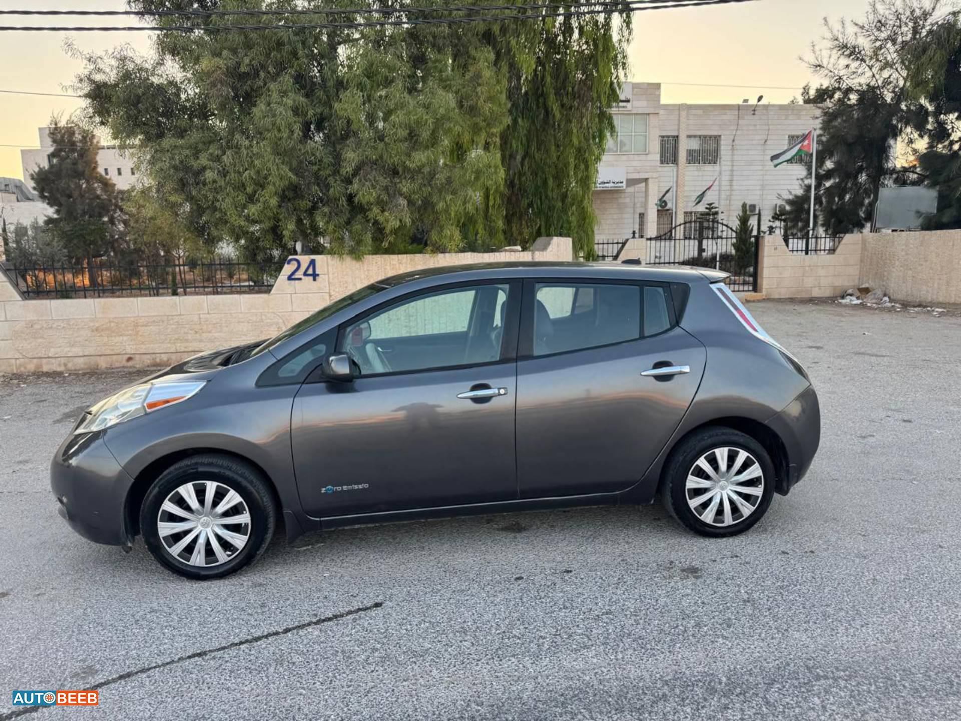 نيسان ليف 2014