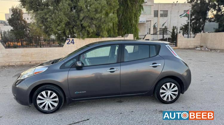 نيسان ليف 2014