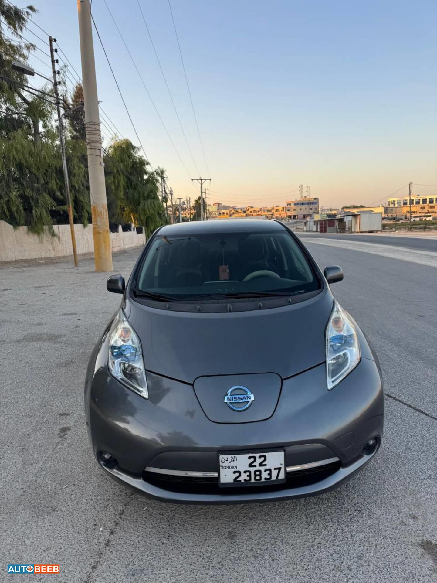 نيسان ليف 2014