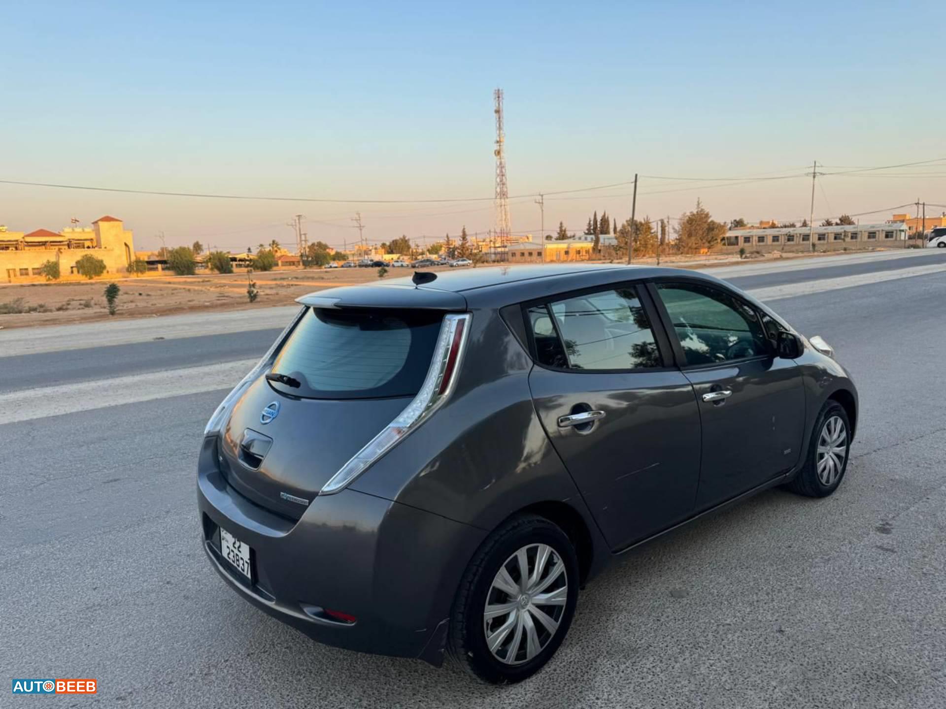 نيسان ليف 2014