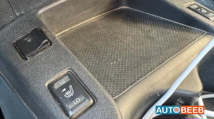 نيسان ليف 2014