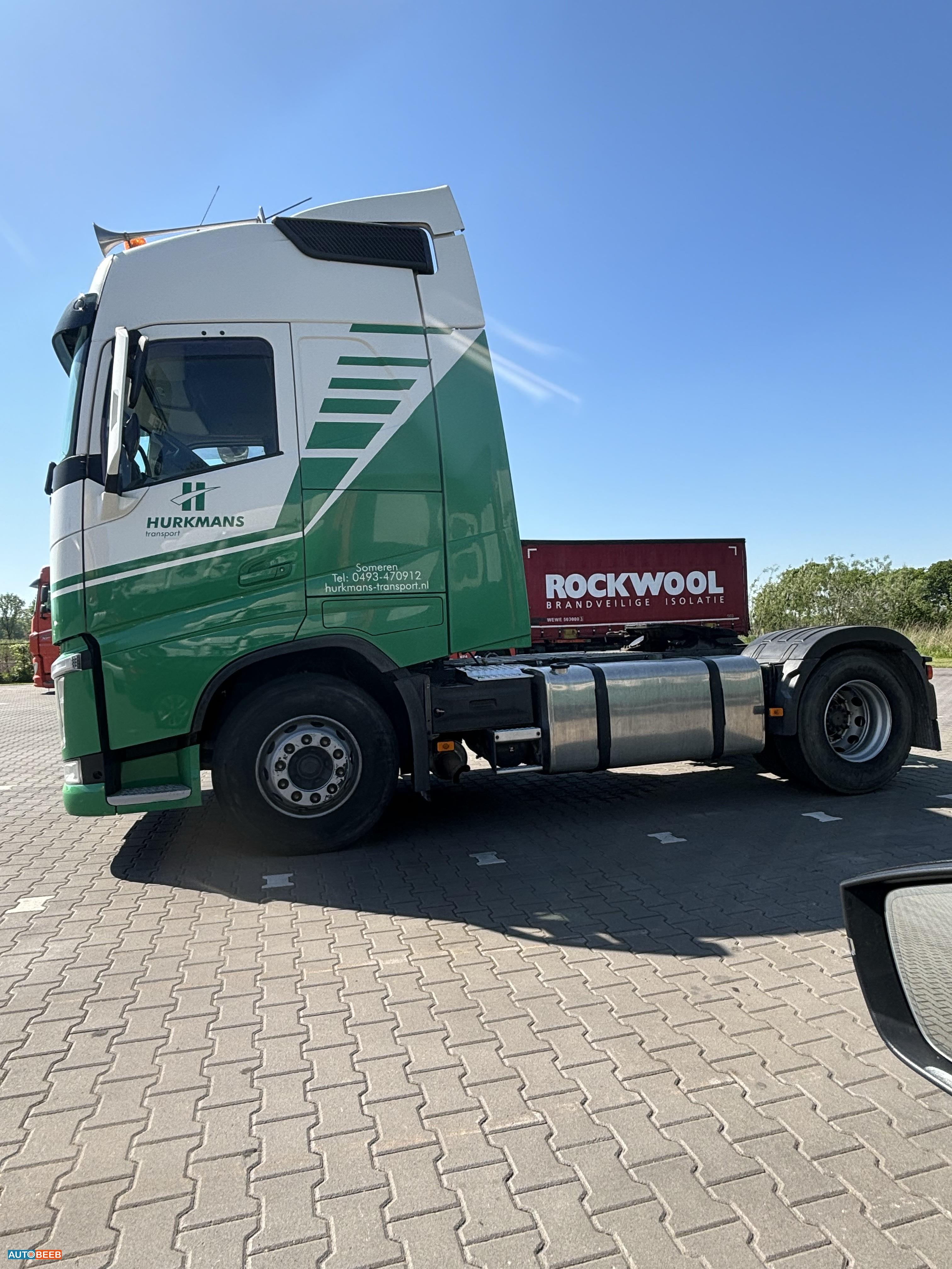 راس تريلا فولفو 2014