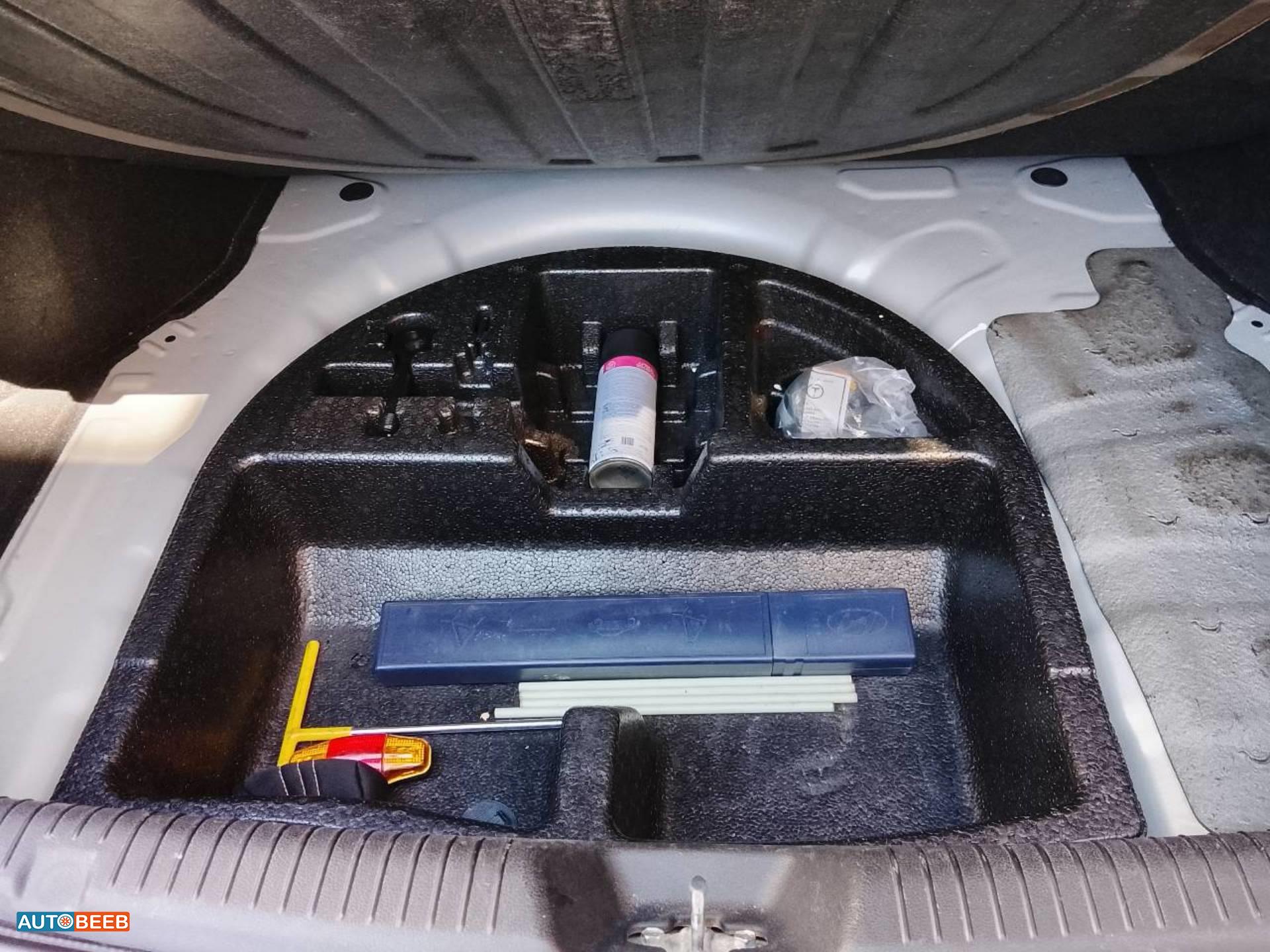 هيونداي افانتي 2016