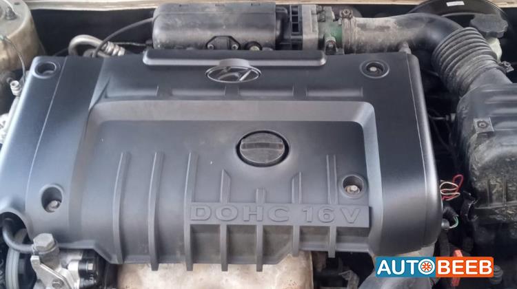 Hyundai Elantra 2002