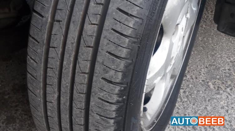 Hyundai Elantra 2002