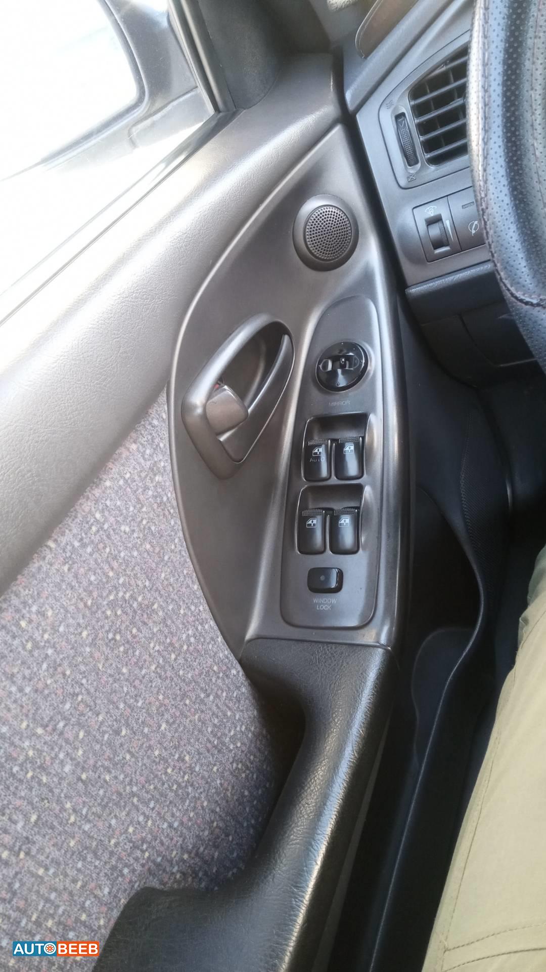 Hyundai Elantra 2002