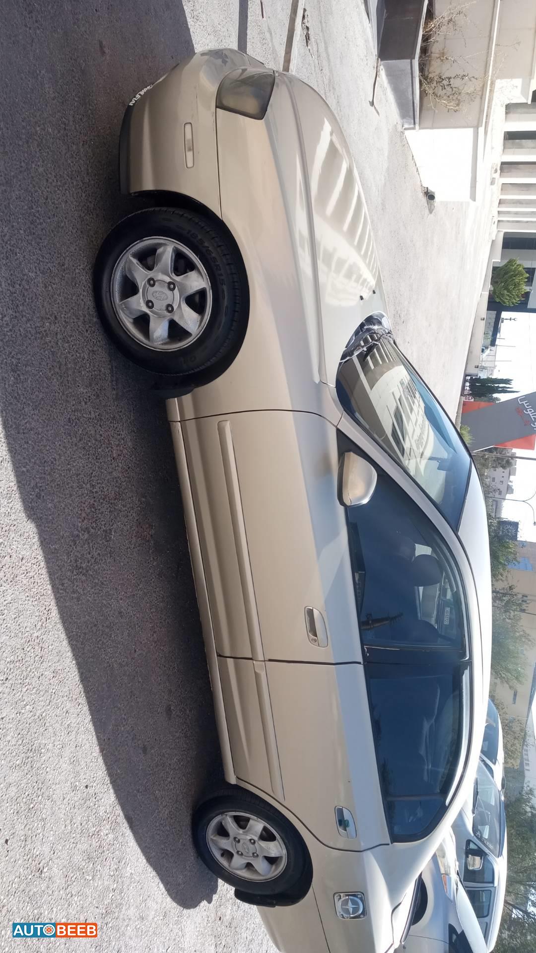 Hyundai Elantra 2002