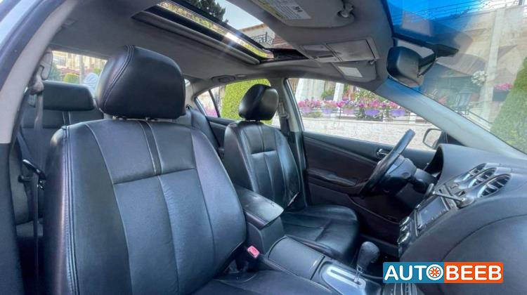 Nissan Altima 2009